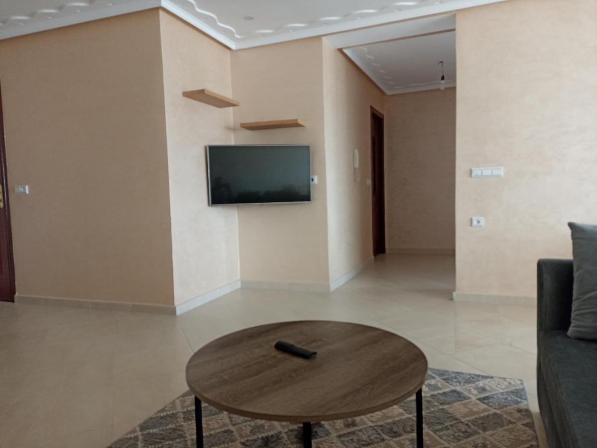 Appartement Familial Au Centre De Nador Ville ภายนอก รูปภาพ